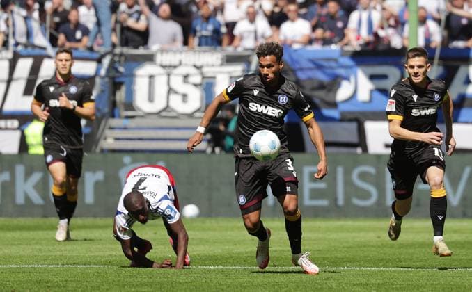 Jean Luc Domp HSV , Bambase Conte Karlsruher SC Football, Men, Season 2024 2025, 2 BL, Volksparkstadion, Hamburger SV vs Karlsruher SC, 1 2 DFL REGULATIONS PROHIBIT ANY USE OF PHOTOGRAPHS AS IMAGE SEQUENCES AND OR QUASI VIDEO