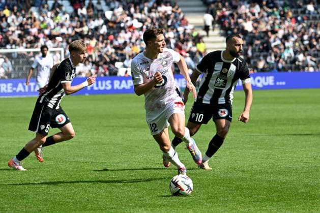 Angers SCO v LOSC Lille - Ligue 1 McDonald s 2024 2025 12 Thomas MEUNIER (losc) during the Ligue 1 McDonald s match between Angers and Lille at Stade Raymond Kopa on April 27, 2025 in Angers, France. Angers France  Copyright: xFEPx 776313174