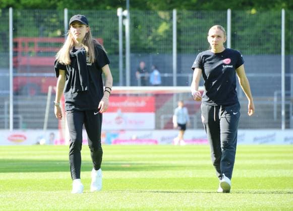 27 04 2025, xgrfx, Soccer Google Pixel Women Bundesliga, 1 FC Köln Eintracht Frankfurt v l Sophia Kleinherne, Elisa Senß Eintracht Frankfurt DFL DFB REGULATIONS PROHIBIT ANY USE OF PHOTOGRAPHS as IMAGE SEQUENCES and or QUASI VIDEO Köln