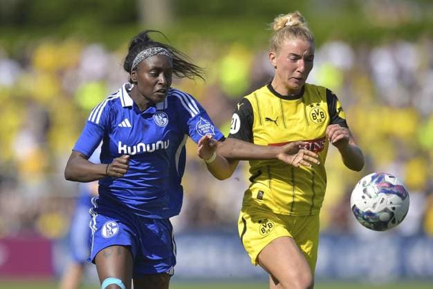 Borussia Dortmund Schalke 04 FOR EDITORIAL PURPOSES ONLY EDITORIAL USE ONLY p Soccer Women Westfalenliga 23 GAME DAY Borussia Dortmund Schalke 04 on 27 04 2025 at Stadion Rote Erde in Dortmund Hanna Hamdi Schalke 04 , left Ann Sophie Vogel Borussia Dortmund , right Germany North Rhine-Westphalia Dortmund Copyright ThorstenxTillmann Copyright: ThorstenxTillmann doc80e3vjg9a2q1f131gkd0 ,EDITORIAL USE ONLY Copyright: ThorstenxTillmann