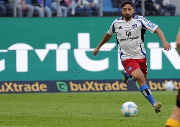 Immanuel Pherai HSV Football, Men, Season 2024 2025, 2 BL, Volksparkstadion, Hamburger SV vs Karlsruher SC, 1 2 DFL REGULATIONS PROHIBIT ANY USE OF PHOTOGRAPHS AS IMAGE SEQUENCES AND OR QUASI VIDEO