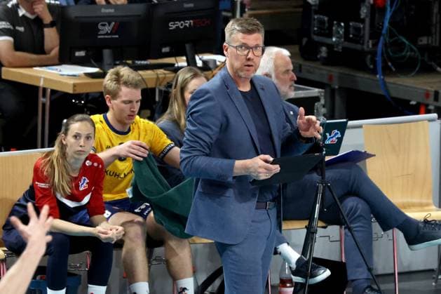 DEU, DVV, 1 VBL, BR Volleys vs Lueneburg, 27 04 2025, Max Schmeling Halle, Berlin, DEU, DVV, 1 VBL, BR Volleys vs Lueneburg, in the picture coach Stefan Huebner Lueneburg nordphotoxGmbHx xEngler nph00076