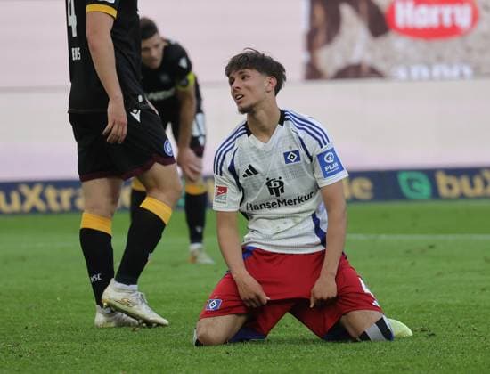 Otto Stange HSV Football, Men, Season 2024 2025, 2 BL, Volksparkstadion, Hamburger SV vs Karlsruher SC, 1 2 DFL REGULATIONS PROHIBIT ANY USE OF PHOTOGRAPHS AS IMAGE SEQUENCES AND OR QUASI VIDEO