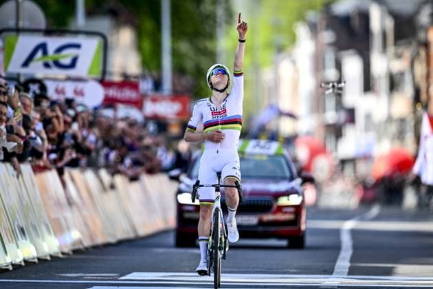 Slovenian Tadej Pogacar of UAE Team Emirates celebrate after winning the men elite race of the Liege-Bastogne-Liege one day cycling event, 252km from Liege, over Bastogne to Liege, Sunday 27 April 2025. ERICxLALMAND  x122001640x