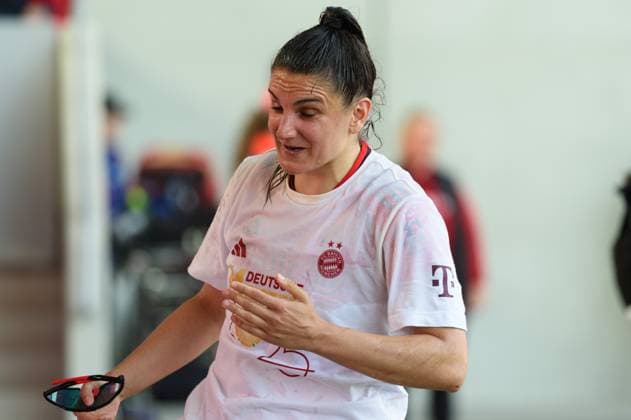 Beer showered Jovana Damnjanovic (9 FC Bayern Munich) after the Google Pixel Frauen Bundesliga match between FC Bayern Munich and SC Freiburg at FC Bayern Campus, Munich, Germany. (Sven Beyrich SPP) Copyright: xSvenxBeyrich SPPx spp-en-SvBe-20250427-D4S_0506