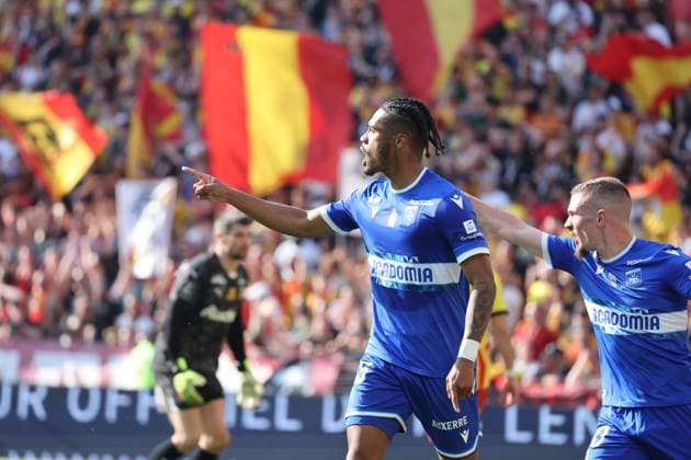 FOOTBALL : RC Lens vs AJ Auxerre - Ligue 1 - 27 04 2025 Joie des joueurs de l AJ Auxerre apres le but de Ado ONAIWU (AJ Auxerre) lors du match RC Lens vs AJ Auxerre, Ligue 1, stade Bollaert-Delelis, le 27 avril 2025 - photo Laurent Sanson PsnewZ  Copyright: xLaurentxSANSONx xPsnewZx