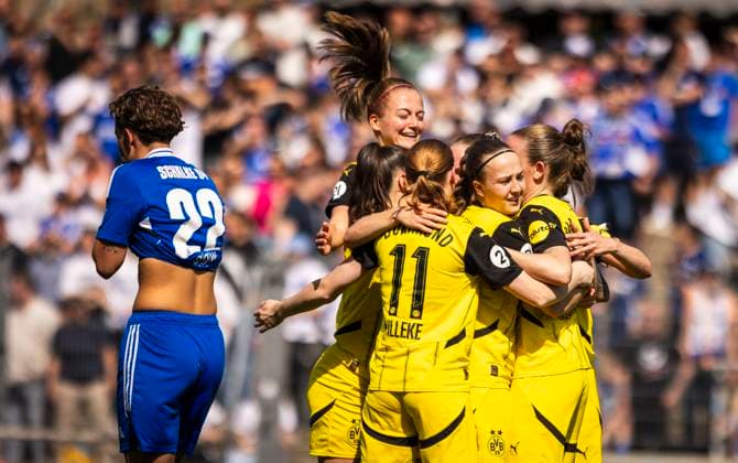 Dortmund, Germany 27th Apr 2025 Goal celebration around Dana Celine Marquardt BVB DILARA SOLEY DELI S04 Borussia Dortmund BVB Women I FC Schalke 04 27 04 2025