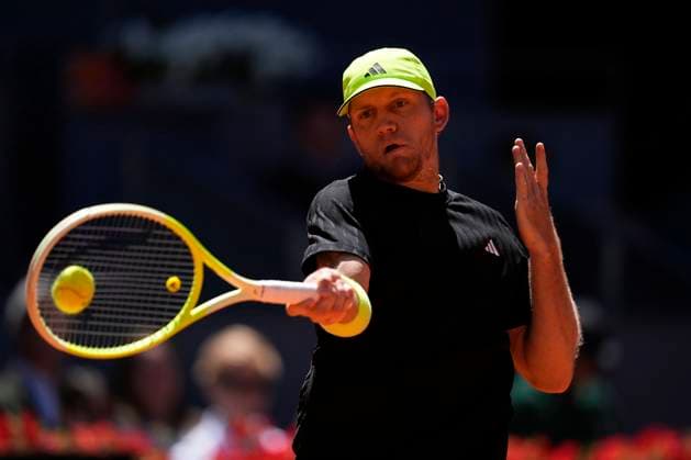 April 27, 2025, Madrid, Madrid, Spain: Alejandro Davidovich Fokina of Spain in action against Alexander Zverev of Germany during the Mutua Madrid Open 2025, ATP, Tennis Herren Masters 1000 and WTA, Tennis Damen 1000 tennis tournament, celebrated at Caja Magica on April 27, 2025 in Madrid, Spain. Madrid Spain - ZUMAa181 20250427_zaa_a181_204 Copyright: xOscarxJ.xBarrosox