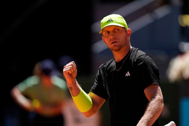 April 27, 2025, Madrid, Madrid, Spain: Alejandro Davidovich Fokina of Spain in action against Alexander Zverev of Germany during the Mutua Madrid Open 2025, ATP, Tennis Herren Masters 1000 and WTA, Tennis Damen 1000 tennis tournament, celebrated at Caja Magica on April 27, 2025 in Madrid, Spain. Madrid Spain - ZUMAa181 20250427_zaa_a181_234 Copyright: xOscarxJ.xBarrosox