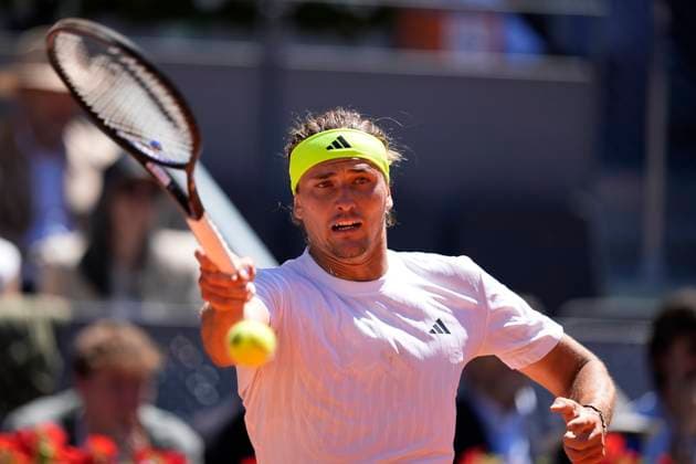 April 27, 2025, Madrid, Madrid, Spain: Alexander Zverev of Germany in action against Alejandro Davidovich Fokina of Spain during the Mutua Madrid Open 2025, ATP, Tennis Herren Masters 1000 and WTA, Tennis Damen 1000 tennis tournament, celebrated at Caja Magica on April 27, 2025 in Madrid, Spain. Madrid Spain - ZUMAa181 20250427_zaa_a181_237 Copyright: xOscarxJ.xBarrosox