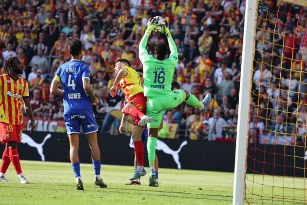 FOOTBALL : RC Lens vs AJ Auxerre - Ligue 1 - 27 04 2025 Donovan LEON (AJ Auxerre) lors du match RC Lens vs AJ Auxerre, Ligue 1, stade Bollaert-Delelis, le 27 avril 2025 - photo Laurent Sanson PsnewZ  Copyright: xLaurentxSANSONx xPsnewZx