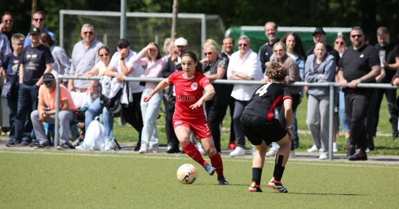 27 04 2025 xmgoodx Offenbach Football Regionalliga Süd Season 2024 2025 Women Kickers Offenbach vs Eintracht Frankfurt U19 Franziska Marie Riepl 3, OFC Women vs Anna Seifert SGE U19