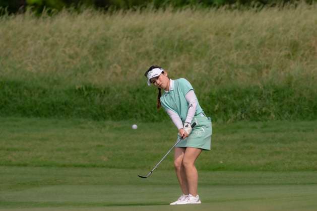 April 27, 2025, The Woodlands, Texas, USA: YUNA NISHIMURA (JPN) chips on the 2nd green during the final round of the 2025 Chevron Championship at The Club at Carlton Woods in The Woodlands, Texas, on Sunday, April 27, 2025. The Woodlands USA - ZUMAp213 20250427_znp_p213_008 Copyright: xLynnxPenningtonx