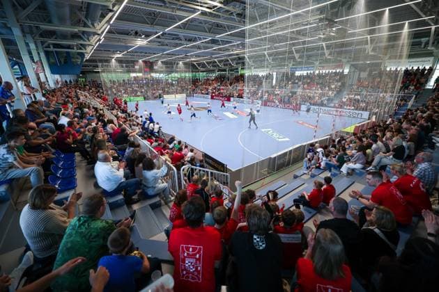 27.04.2025, 2. Handball Bundesliga, 29. Spieltag, TuSEM Essen - Dessau-Rosslauer HV, Panorama der Sporthalle am Hallo während eines Angriffs des TUSEM Essen, Essen Am Hallo NRW Deutschland xRHR-FOTO DEx *** 27 04 2025, 2 Handball Bundesliga, Matchday 29, TuSEM Essen Dessau Rosslauer HV, Panorama of the Sporthalle am Hallo during an attack by TUSEM Essen, Essen Am Hallo NRW Germany xRHR PHOTO DEx Copyright: DennisxEwert RHR-FOTOx RHR-FOTO DE