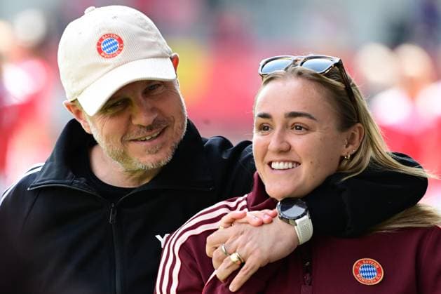 Womens soccer coach STRAUS Alexander and STANWAY Georgia at the Google Pixel womens soccer Bundesliga match of FC Bayern Munich against SC Freiburg on 27 04 2025, Germany, Bayern Munich FC Bayern Campus Bayern Germany