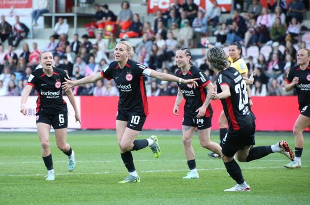 27 04 2025, xgrfx, Soccer Google Pixel Women Bundesliga, 1 FC Köln Eintracht Frankfurt v l Tor, Laura Freigang Eintracht Frankfurt DFL DFB REGULATIONS PROHIBIT ANY USE OF PHOTOGRAPHS as IMAGE SEQUENCES and or QUASI VIDEO Köln