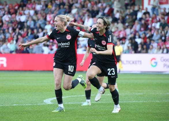 27 04 2025, xgrfx, Soccer Google Pixel Women Bundesliga, 1 FC Köln Eintracht Frankfurt v l Tor, Laura Freigang Eintracht Frankfurt DFL DFB REGULATIONS PROHIBIT ANY USE OF PHOTOGRAPHS as IMAGE SEQUENCES and or QUASI VIDEO Köln