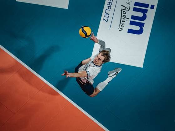 Volleyball Men Season 2024 2025 Volleyball Bundesliga Playoff Final Game 1 BR Volleys vs SVG Lüneburg 27 04 2025 Michael Patrick Wright 3 SVG Lüneburg cheers Berlin Max Schmeling Halle Berlin Germany
