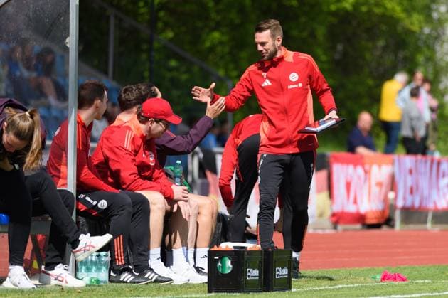 Aschheim, Germany, April 27th, 2025: Head coach Jerome Reisacher (FC Bayern Munich II) before the 2. Frauen-Bundesliga match between FC Bayern Munich II and SG 99 Andernach at Sportpark Aschheim, Germany. (Sven Beyrich SPP) Copyright: xSvenxBeyrich SPPx spp-en-SvBe-20250427-D4S_9991