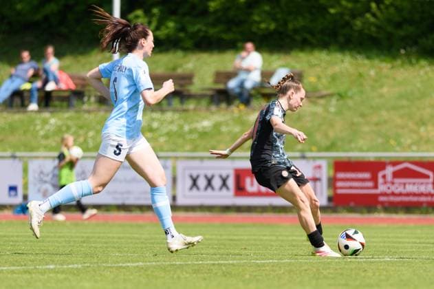 Aschheim, Germany, April 27th, 2025: Sarah Ernst (10 FC Bayern Munich II) taking a shot on goal during the 2. Frauen-Bundesliga match between FC Bayern Munich II and SG 99 Andernach at Sportpark Aschheim, Germany. (Sven Beyrich SPP) Copyright: xSvenxBeyrich SPPx spp-en-SvBe-20250427-D4S_0070