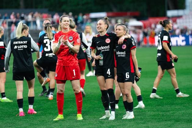 Cologne, Germany 27th April 2025: (Stina Johannes, 1), (Sophia Kleinherne, 4) and (Elisa Senss, 6) after the Google Pixel Frauen Bundesliga game between 1. FC Köln and Eintracht Frankfurt at Franz-Kremer Stadium in Cologne, Germany (Leonie Kiehl SPP) Copyright: xLeoniexKiehlx xSPPx spp-en-LeKiSp-_DSC3153