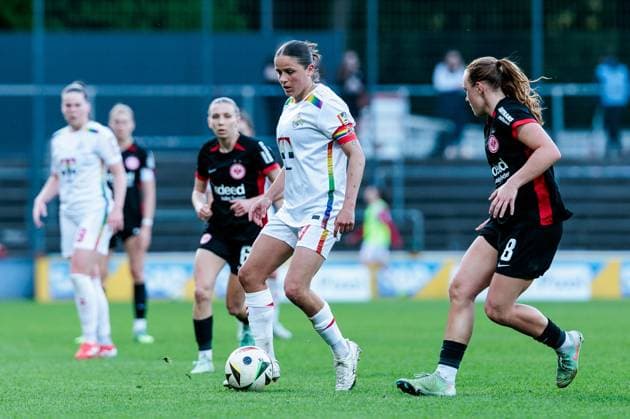 Google Pixel Frauen Bundesliga, 1 FC Köln Eintracht Frankfurt 27 04 2025 Zweikampf Laura Feiersinger 1 FC Köln, 27 , Lisanne Gräwe Eintracht Frankfurt, 8 Google Pixel Frauen Bundesliga, 1 FC Köln Eintracht Frankfurt, Köln, Franz Kremer Stadion am 27 04 2025 DFB REGULATIONS PROHIBIT ANY USE OF PHOTOGRAPHS AS IMAGE SEQUENCES AND OR QUASI VIDEO Copyright: xBEAUTIFULxSPORTS Wunderlx