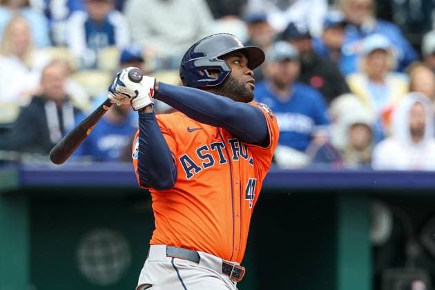 MLB, Baseball Herren, USA 2025: Astros Vs Royals APR 27 April 27, 2025: Houston Astros designated hitter Yordan Alvarez (44) watches his three run home run, scoring Houston Astros third baseman Isaac Paredes (15) and Houston Astros center fielder Chas McCormick (20) during the third inning against the Kansas City Royals at Kauffman Stadium in Kansas City, MO. David Smith CSM (Credit Image: Â David Smith Cal Media) Kansas City Mo United States of America EDITORIAL USE ONLY Copyright: xx ZUMA-20250427_zma_c04_070.jpg DavidxSmithx csmphotothree379353