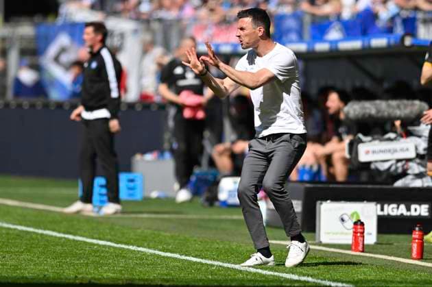 GER 2 FBL,, Hamburger SV vs Karlsruher SC 27 04 2025, Volksparkstadion, Hamburg, GER 2 FBL, Hamburger SV vs Karlsruher SC in the picture Coach Christian Eichner Karlsruhe nordphotoxGmbH xWitke nph00002