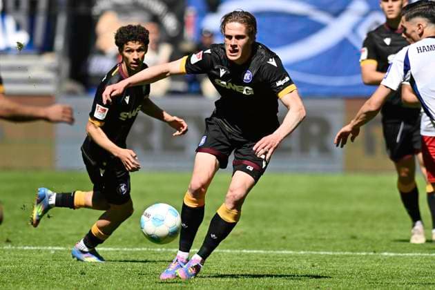 GER 2 FBL,, Hamburger SV vs Karlsruher SC 27 04 2025, Volksparkstadion, Hamburg, GER 2 FBL, Hamburger SV vs Karlsruher SC in picture single action landscape Marvin Wanitzek Karlsruhe 20 nordphotoxGmbH xWitke nph00002