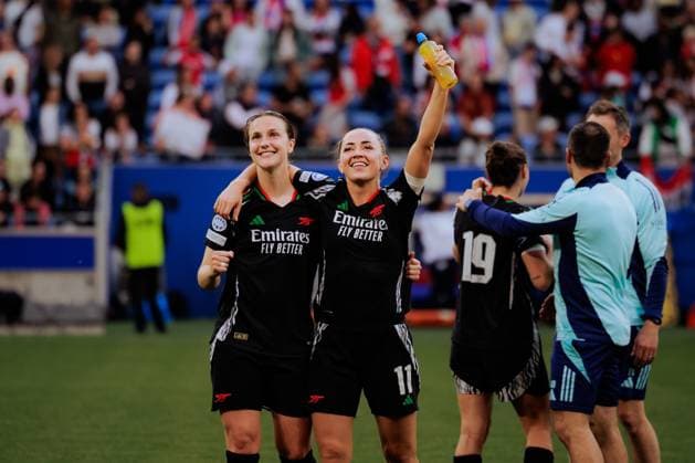 Lyon, France Lotte Wubben-Moy (3 Arsenal) and Katie McCabe (11 Arsenal) celebrate after the final whistle during the UEFA Womens Champions League semi-final game between Olympique Lyonnais and Arsenal FC at Groupama Stadium in Lyon, France. (Pauline Figuet SPP) Copyright: xPaulinexFiguetx xSPPx spp-en-PaFiSp-PF_OLARS3105