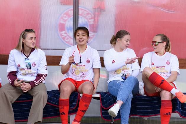 Munich, Germany, Apr 27th 2025: Georgia Stanway (31 FC Bayern Munich), Momoko Tanikawa (18 FC Bayern Munich), Weronika Zawistowska (24 FC Bayern Munich) and Magdalena Eriksson (5 FC Bayern Munich) sitting on the bench after winning the championchip after the Google Pixel Frauen Bundesliga match between FC Bayern Munich and SC Freiburg at FC Bayern Campus, Munich, Germany. (Sven Beyrich SPP) Copyright: xSvenxBeyrich SPPx spp-en-SvBe-20250427-D75_1132