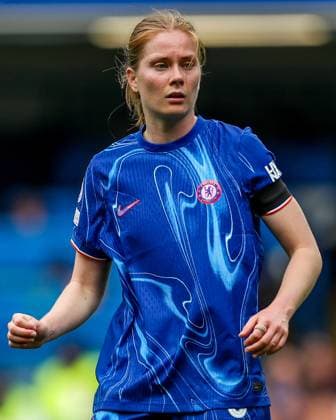 UEFA Women s Champions League Semi-Final Chelsea v Barcelona Sjoeke Nusken of Chelsea Women in action during the UEFA Women s Champions League Semi-Final match Chelsea vs Barcelona at Stamford Bridge, London, United Kingdom, 27th April 2025 (Photo by Izzy Poles News Images) London Stamford Bridge Greater London United Kingdom Copyright: xIzzyxPoles NewsxImagesx