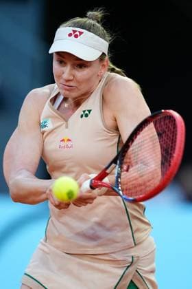 April 27, 2025, Madrid, Madrid, Spain: Elena Rybakina of Kazakhstan plays against Elina Svitolina of Ukraine during the Mutua Madrid Open 2025, ATP, Tennis Herren Masters 1000 and WTA, Tennis Damen 1000, tennis tournament celebrated at Caja Magica on April 27, 2025 in Madrid, Spain. Madrid Spain - ZUMAa181 20250427_zaa_a181_373 Copyright: xDennisxAgyemanx