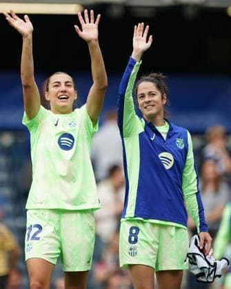 Patri Guijarro of Barcelona and Marta Torrejon of Barcelona during the UEFA Women s Champions League match between Chelsea Women and Barcelona at Stamford Bridge, London, England on 27 April 2025.  Copyright: xCharliexCarterx PMI-6845-0145