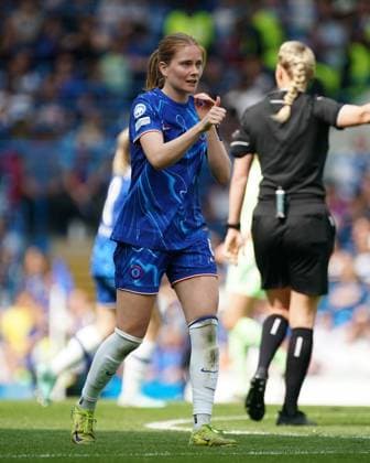 Sjoeke Nüsken of Chelsea during the UEFA Women s Champions League match between Chelsea Women and Barcelona at Stamford Bridge, London, England on 27 April 2025.  Copyright: xCharliexCarterx PMI-6845-0094
