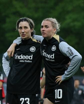 27 04 2025, xgrfx, Soccer Google Pixel Women Bundesliga, 1 FC Köln Eintracht Frankfurt v l Sara Doorsoun, Laura Freigang Eintracht Frankfurt DFL DFB REGULATIONS PROHIBIT ANY USE OF PHOTOGRAPHS as IMAGE SEQUENCES and or QUASI VIDEO Köln