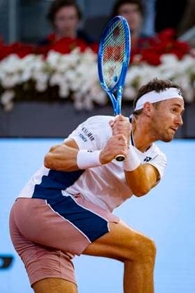 Mutua Madrid Open 2025 Casper Ruud of Norway looks on against Sebastian Korda of United State in the Men s Singles Third Round match of the Mutua Madrid Open 2025 tournament celebrated at La Caja Magica on April 27, 2025 in Madrid, Spain. Madrid La Caja Magica Madrid Spain Copyright: xAlbertoxGardinx AGardin_20250427_Mutua_Madrid_Open_0925