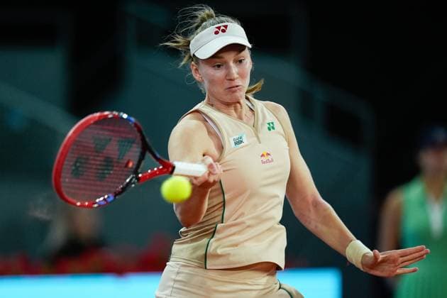 April 27, 2025, Madrid, Madrid, Spain: Elena Rybakina of Kazakhstan plays against Elina Svitolina of Ukraine during the Mutua Madrid Open 2025, ATP, Tennis Herren Masters 1000 and WTA, Tennis Damen 1000, tennis tournament celebrated at Caja Magica on April 27, 2025 in Madrid, Spain. Madrid Spain - ZUMAa181 20250427_zaa_a181_461 Copyright: xDennisxAgyemanx