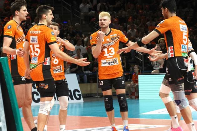 DEU, DVV, 1 VBL, BR Volleys vs Lueneburg, 27 04 2025, Max Schmeling Halle, Berlin, DEU, DVV, 1 VBL, BR Volleys vs Lueneburg, in the picture BR Volleys player circle, Ruben Schott BR Volleys 13 nordphotoxGmbHx xEngler nph00076
