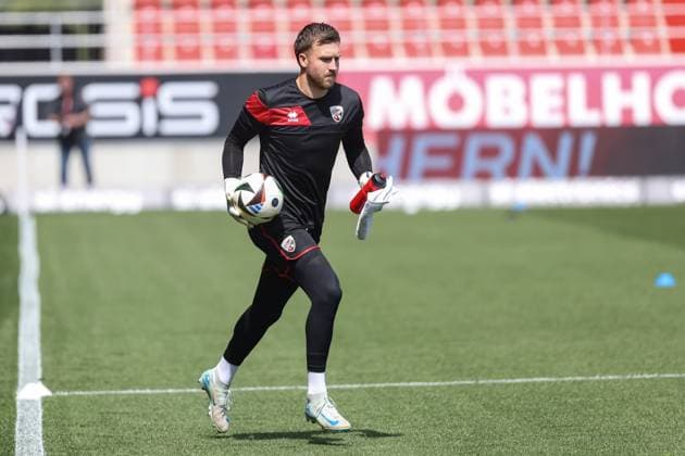 3 Liga FC Ingolstadt 04 Arminia Bielefeld before the match Goalkeeper Boevink Pelle 26 FCI 3 Liga FC Ingolstadt 04 Season 2024 2025
