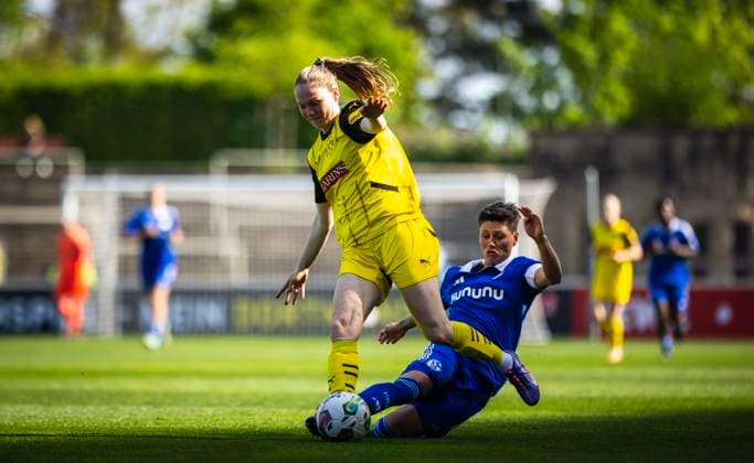 Dortmund, Germany 27th Apr 2025 Annika Enderle BVB SHARI NOFFKE S04 Borussia Dortmund BVB Women I FC Schalke 04 27 04 2025