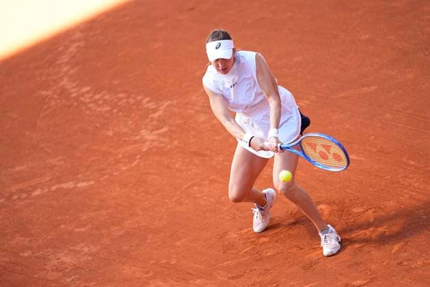 April 28, 2025, Madrid, Madrid, Spain: Belinda Bencic of Switzerland in action against Coco Gauff of USA during the Mutua Madrid Open 2025, ATP, Tennis Herren Masters 1000 and WTA, Tennis Damen 1000 tennis tournament, celebrated at Caja Magica on April 28, 2025 in Madrid, Spain. Madrid Spain - ZUMAa181 20250428_zaa_a181_025 Copyright: xOscarxJ.xBarrosox