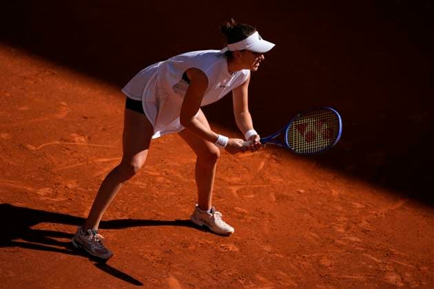April 28, 2025, Madrid, Madrid, Spain: Belinda Bencic of Switzerland in action against Coco Gauff of USA during the Mutua Madrid Open 2025, ATP, Tennis Herren Masters 1000 and WTA, Tennis Damen 1000 tennis tournament, celebrated at Caja Magica on April 28, 2025 in Madrid, Spain. Madrid Spain - ZUMAa181 20250428_zaa_a181_034 Copyright: xOscarxJ.xBarrosox