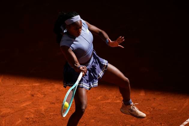 April 28, 2025, Madrid, Madrid, Spain: Coco Gauff of USA in action against Belinda Bencic of Switzerland during the Mutua Madrid Open 2025, ATP, Tennis Herren Masters 1000 and WTA, Tennis Damen 1000 tennis tournament, celebrated at Caja Magica on April 28, 2025 in Madrid, Spain. Madrid Spain - ZUMAa181 20250428_zaa_a181_043 Copyright: xOscarxJ.xBarrosox