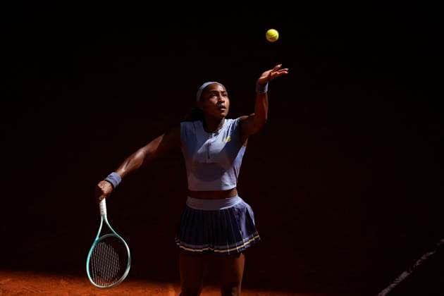 April 28, 2025, Madrid, Madrid, Spain: Coco Gauff of USA in action against Belinda Bencic of Switzerland during the Mutua Madrid Open 2025, ATP, Tennis Herren Masters 1000 and WTA, Tennis Damen 1000 tennis tournament, celebrated at Caja Magica on April 28, 2025 in Madrid, Spain. Madrid Spain - ZUMAa181 20250428_zaa_a181_049 Copyright: xOscarxJ.xBarrosox