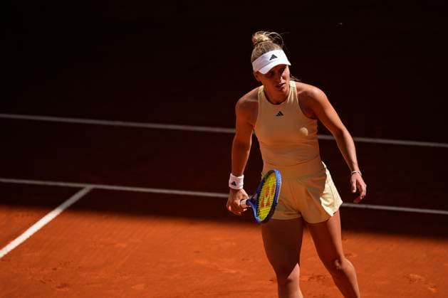 April 28, 2025, Madrid, Madrid, Spain: Yuliia Starodubtseva of Ukraine in action against Mirra Andreeva of Russia during the Mutua Madrid Open 2025, ATP, Tennis Herren Masters 1000 and WTA, Tennis Damen 1000 tennis tournament, celebrated at Caja Magica on April 28, 2025 in Madrid, Spain. Madrid Spain - ZUMAa181 20250428_zaa_a181_062 Copyright: xOscarxJ.xBarrosox