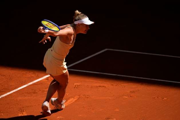 April 28, 2025, Madrid, Madrid, Spain: Yuliia Starodubtseva of Ukraine in action against Mirra Andreeva of Russia during the Mutua Madrid Open 2025, ATP, Tennis Herren Masters 1000 and WTA, Tennis Damen 1000 tennis tournament, celebrated at Caja Magica on April 28, 2025 in Madrid, Spain. Madrid Spain - ZUMAa181 20250428_zaa_a181_066 Copyright: xOscarxJ.xBarrosox