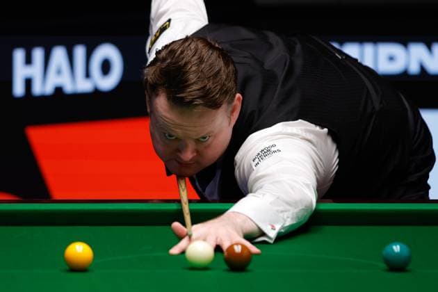 Sport Themen der Woche KW18 Sport Bilder des Tages SHEFFIELD, ENGLAND - APRIL 28: Shaun Murphy of England plays a shot in the second round match against Judd Trump of England on day 10 of Halo World Championship, WM, Weltmeisterschaft 2025 at Crucible Theatre on April 28, 2025 in Sheffield, England.  Copyright: xVCGx 111564178513