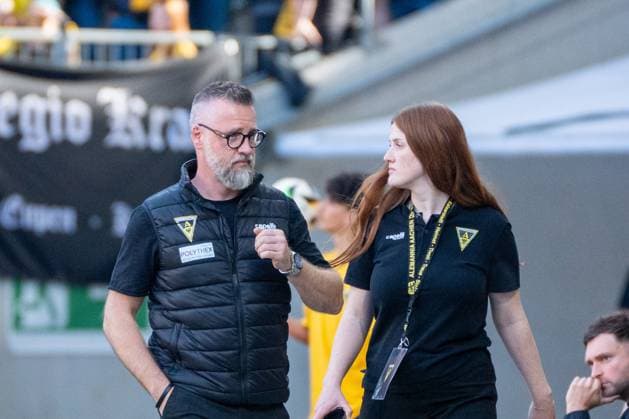 Sascha Eller Alemannia Aachen, Managing Director Sports Director and Meghan Makarowski Alemannia Aachen, Press Officer, Head of Media and Communication TSV Alemannia Aachen vs VfL Osnabrueck, Football, 3 Liga, 35 Matchday, Season 2024 2025, 27 04 2025 DFB REGULATES PROHIBIT ANY USE OF PHOTOGRAPHS AS IMAGE SEQUENCES AND OR QUASI VIDEO TSV Alemannia Aachen vs VfL Osnabrueck, Football, 3 Liga, 35 Matchday, Season 2024 2025, 27 04 2025 Aachen Copyright: xEibner-Pressefoto JustinxDerondex EP_JDU