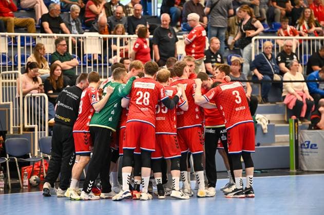 TuSEM Essen - Dessau-Rosslauer HV 06 27.04.2025 TuSEM Essen, 2. Handball Bundesliga TuSEM Essen - Dessau-Rosslauer HV 06 am 27. April 2025 in der Sporthalle am Hallo, Essen. Endstand: 27:28. *** TuSEM Essen Dessau Rosslauer HV 06 27 04 2025 TuSEM Essen, 2 Handball Bundesliga TuSEM Essen Dessau Rosslauer HV 06 on April 27, 2025 at Sporthalle am Hallo, Essen Final score 27 28